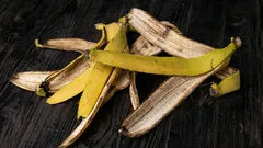 5 sposobów wykorzystania skórki od banana, które naprawdę przydadzą się w codziennym życiu